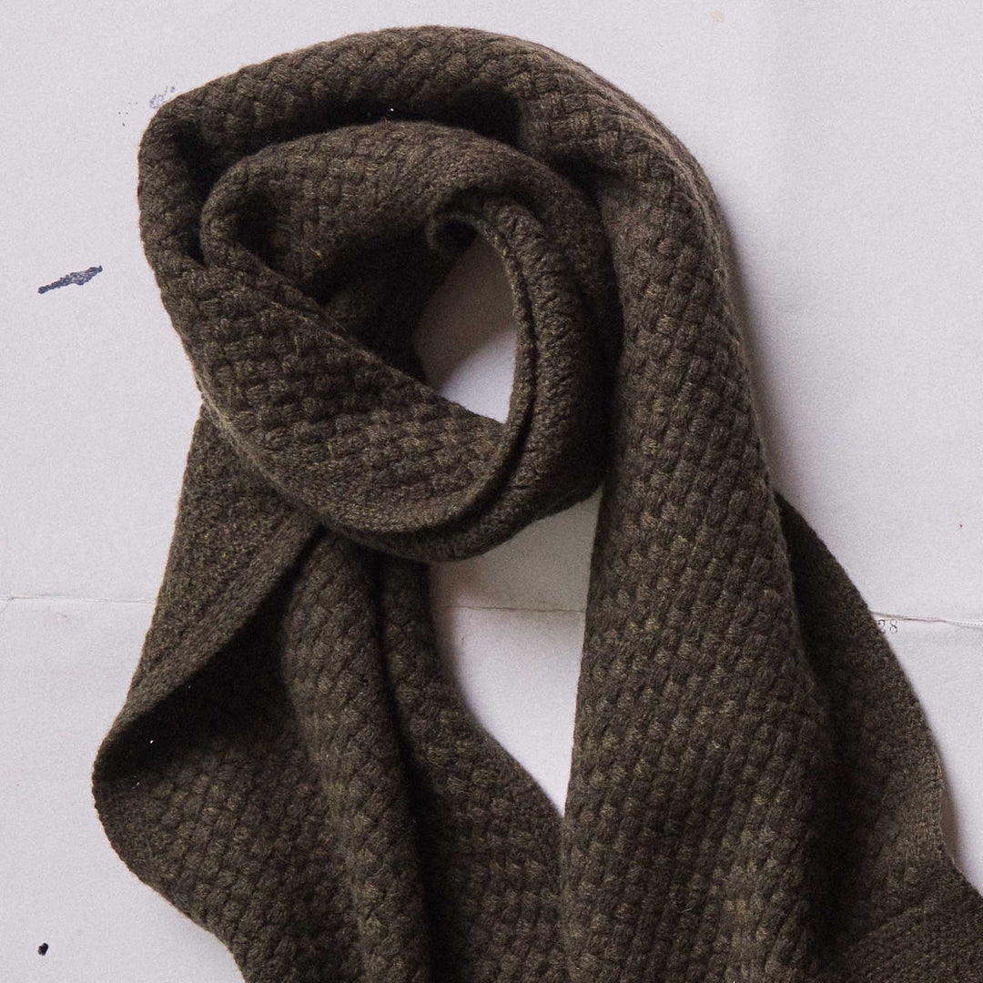 The Textured Knit Scarf in Heather Loden Merino